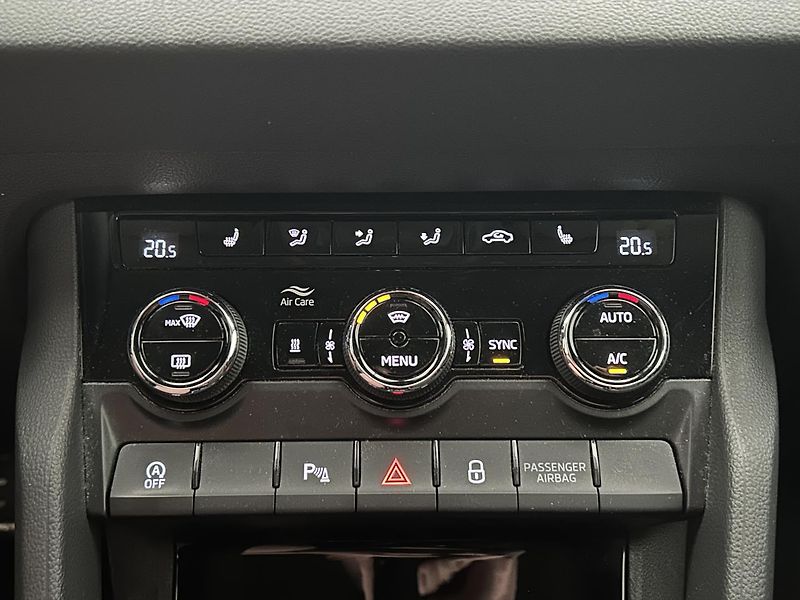Škoda Karoq 2.0 TDI 4x4 Scout - fotka 22 z 31