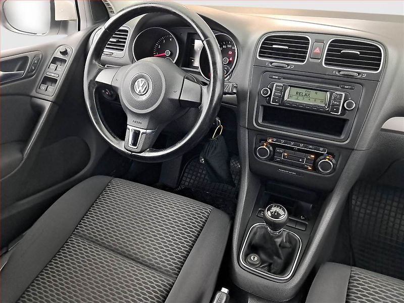Volkswagen Golf (2010) 1.4 16V - fotka 7 z 15
