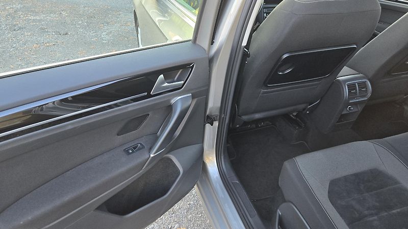 Volkswagen Golf Sportsvan 1.4 TSi HIGHLINE 92KW - fotka 15 z 40