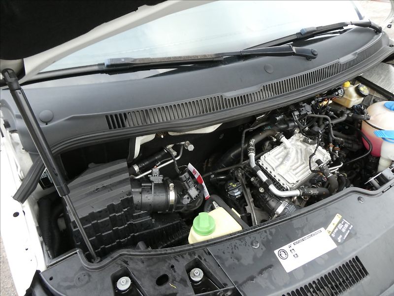 Volkswagen Multivan 2,0 TDi 110kW DSG,BULLI,1.maj. - fotka 37 z 50