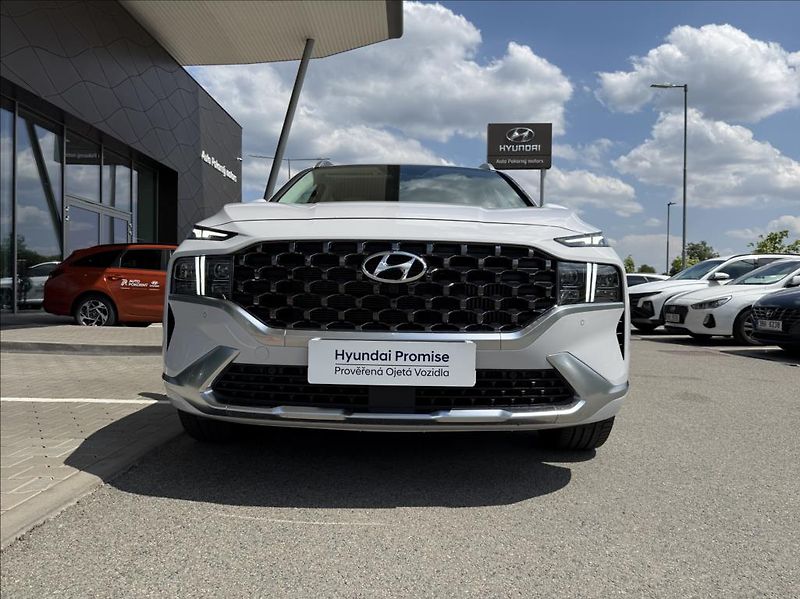 Hyundai Santa Fe 1,6 T HEV 4x4 AT 7M  Luxury - fotka 5 z 26
