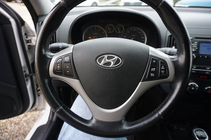 Hyundai i30 (2011) 1,4 NOVÉ VČR - fotka 35 z 37
