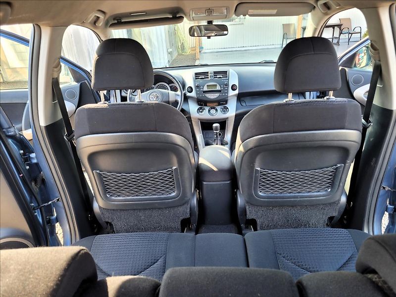 Toyota RAV4 2,2 D4-D,4x4,klima,alu, - fotka 28 z 35