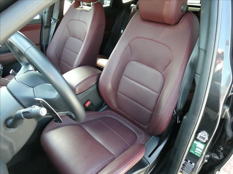 Jaguar E-Pace 2,0 D165,R-Dyn SE,1.maj,ČR,zár - fotka 13 z 38