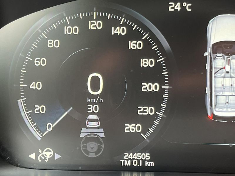 Volvo XC90 (2019) D5 AWD R-DESIGN, 7 MÍST - fotka 28 z 44