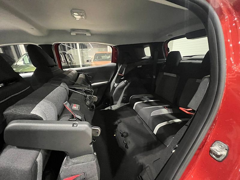 Opel Frontera GS Mild-Hybrid 7 míst- automat - fotka 22 z 36