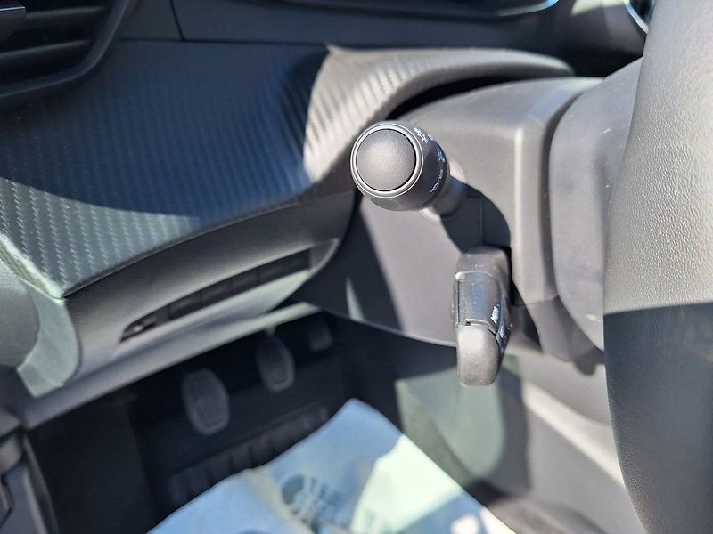 Peugeot 2008 (2026) STYLE TURBO 100 M6 - fotka 12 z 17