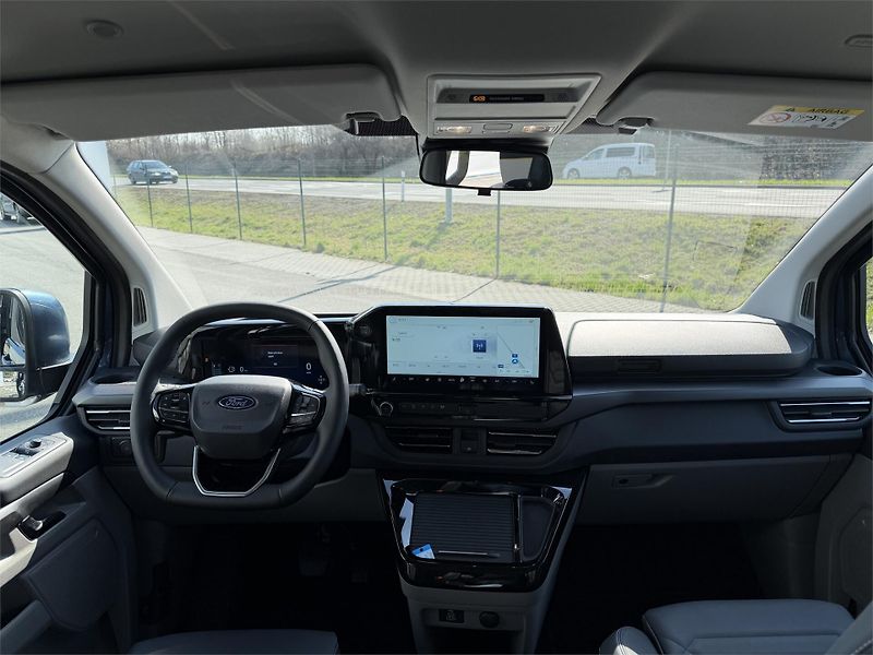 Ford Tourneo Custom (2025) Titanium X L1, Tourneo, 2.0 Ec - fotka 14 z 18