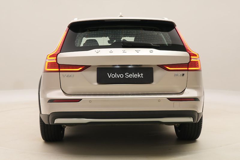 Volvo V60 CC B4 AWD CORE AUT CZ - fotka 11 z 54
