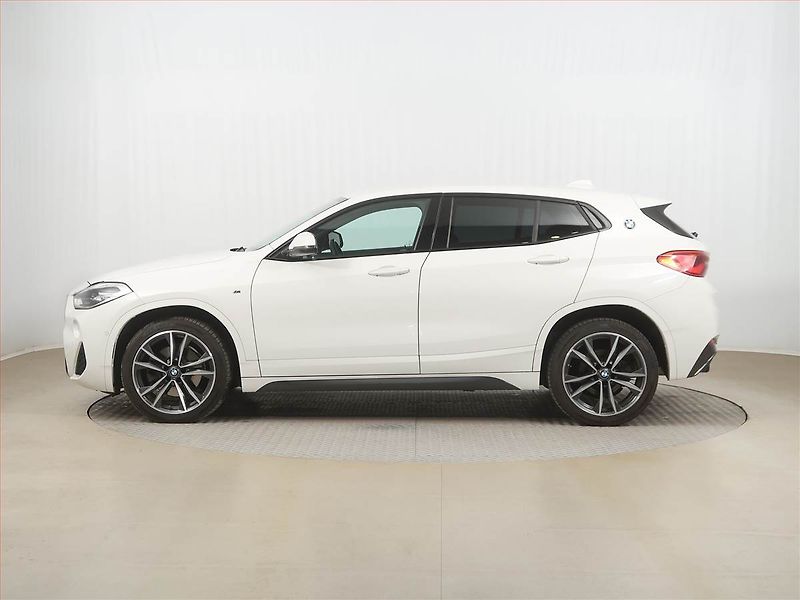 BMW X2 (2018) M Paket xDrive25d - fotka 3 z 17