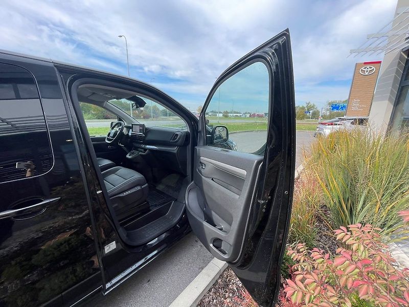 Toyota ProAce Verso 2.0 D-4D 177k L2  A/T VIP 7Sky - fotka 29 z 29
