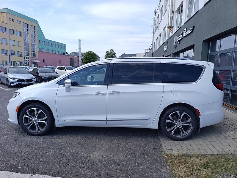 Chrysler Pacifica (2021) PINNACLE AWD 3,6 V6 - fotka 7 z 22
