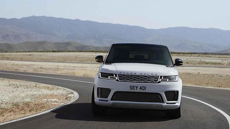 Range Rover Sport SVR.