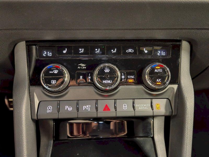 Škoda Karoq (2025) 2.0 TSI 140 kW DSG 4x4 Sportli - fotka 18 z 32