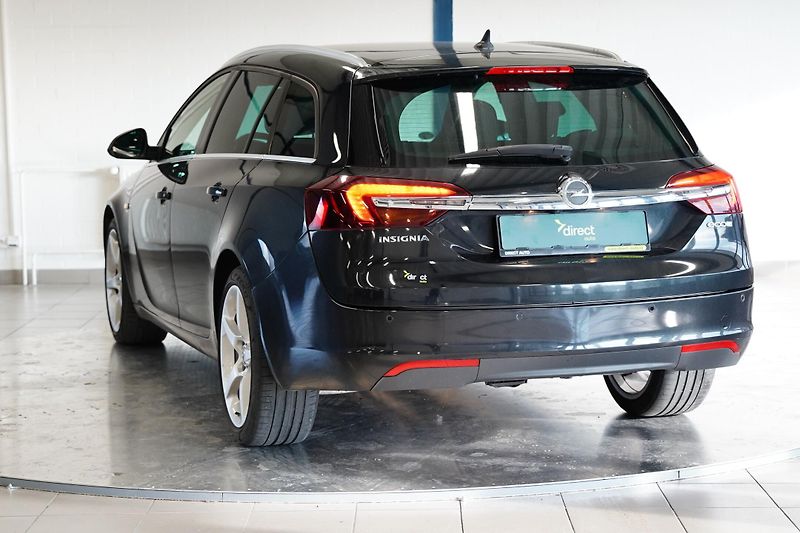 Opel Insignia - fotka 7 z 25