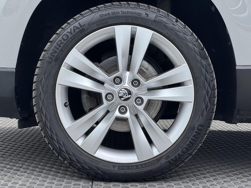 Škoda Karoq (2019) 1.5TSi DSG Style Virtual RZV - fotka 49 z 52