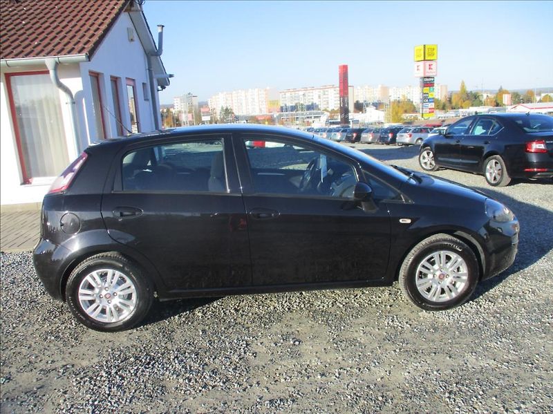 Fiat Punto 1,2 i, aut.klima,servis,1.maj, - fotka 6 z 33