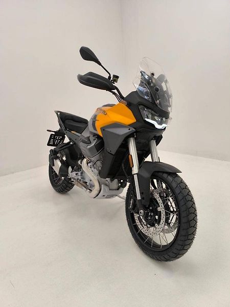 Moto Guzzi V 100 Stelvio (2025) Stelvio V100 Giallo Savana E5+ - fotografie inzerátu