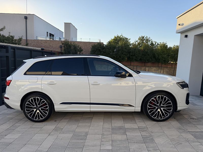 Audi SQ7 (2024) Masaze, 7 mist !!!! - fotka 4 z 19
