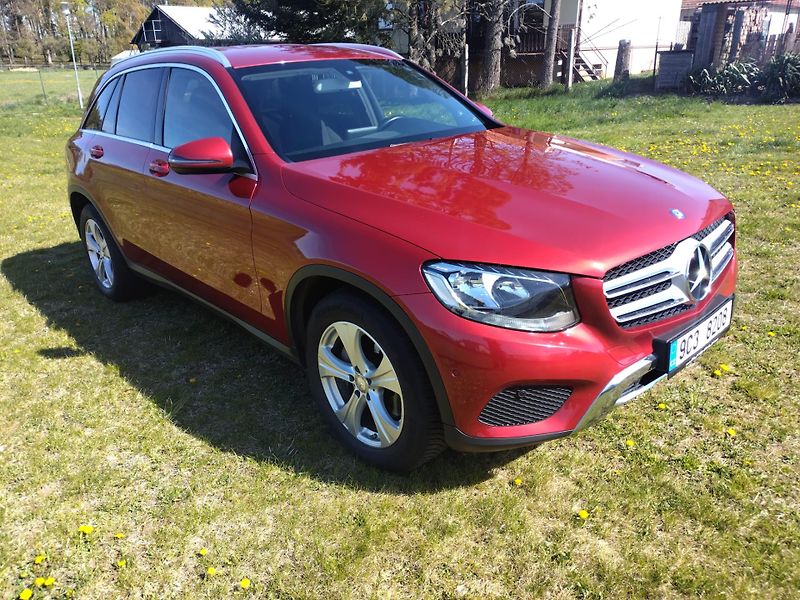 Mercedes-Benz GLC (2015) 220 d 4Matic - fotka 2 z 15