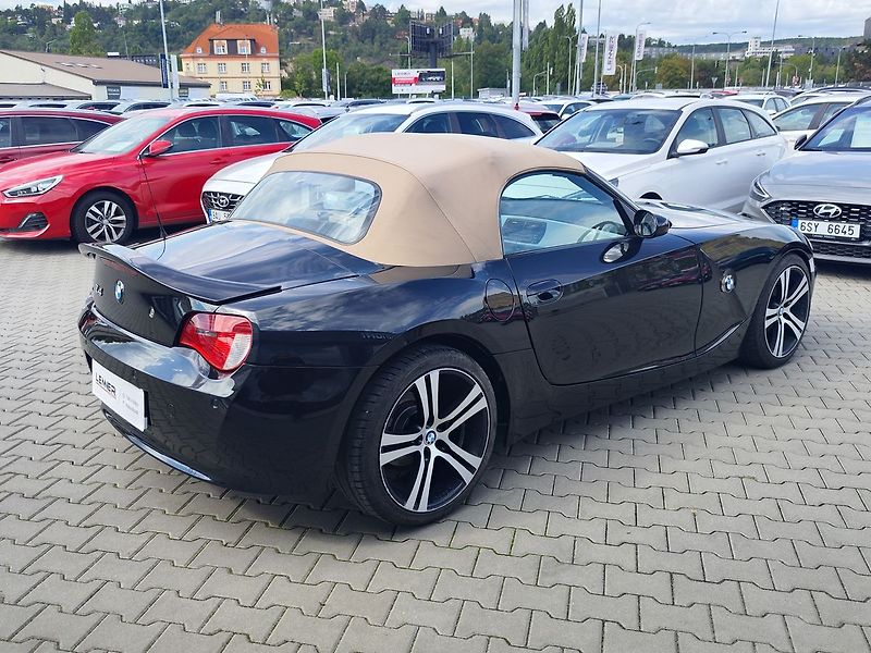 BMW Z4 2.5i/130kW E85 Roadster - fotka 9 z 26