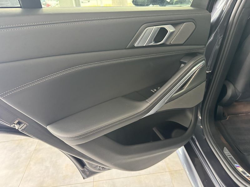 BMW X6 (2019) 40i REZERVACE - fotka 20 z 43