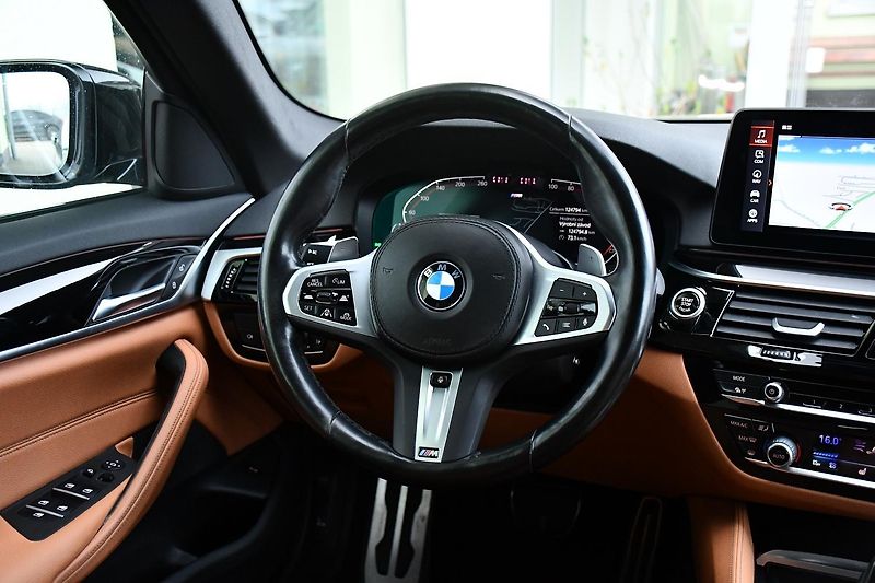 BMW Řada 5 530d xDrive M-SPORT K360 ČR 1M - fotka 18 z 40