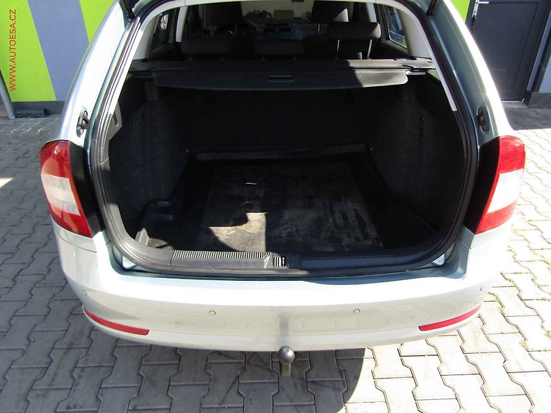 Škoda Octavia (2011) 1.6 TDi, 2.maj,ČR, servis - fotka 7 z 19