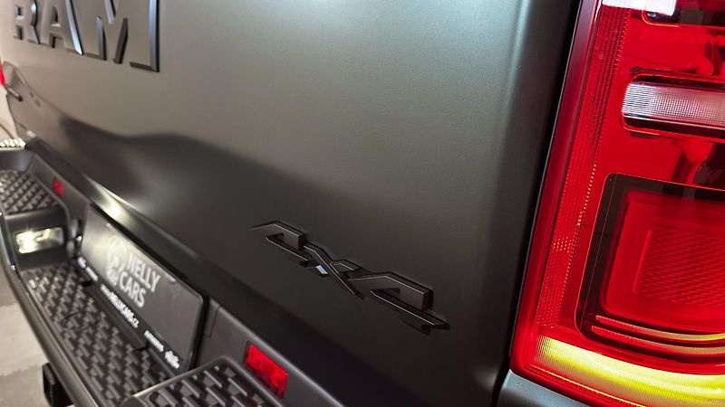 Dodge RAM NIGHT EDITION / 1500 SST H.O.  - fotka 7 z 55