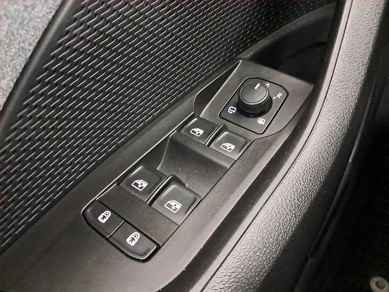 Škoda Octavia (2025) Top Selection 1.5 eTSI mHEV - fotka 16 z 21