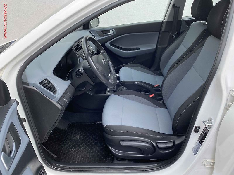 Hyundai i20 (2017) 1.2i, 2.maj,ČR, Family+ - fotka 9 z 16