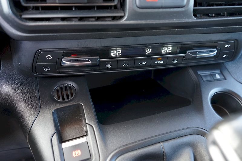 Citroën Berlingo (2019) BlueHDi 130 S&S Shine - Webast - fotka 19 z 30
