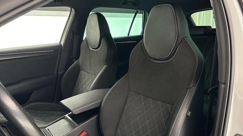 Škoda Superb 2.0 TDI DSG 4x4 Sportline Comb - fotka 15 z 29