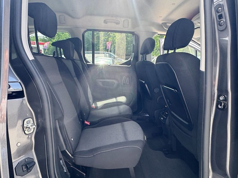 Toyota ProAce City Verso (2021) 1.2, 7míst, automat - fotka 11 z 30