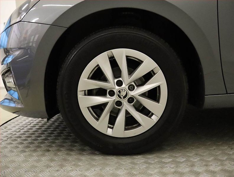 Škoda Fabia (2022) Ambition 1.0 TSI, Serv.kniha - fotka 15 z 17