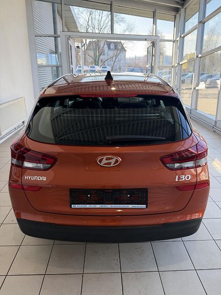 Hyundai i30 (2025) 1.0T-GDi 74kW Comfort AT - fotka 3 z 14