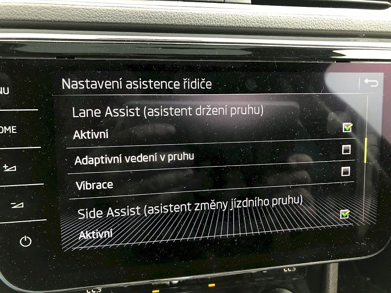Škoda Superb (2020) GRT L K TS 200/2.0 A7A - fotka 16 z 35