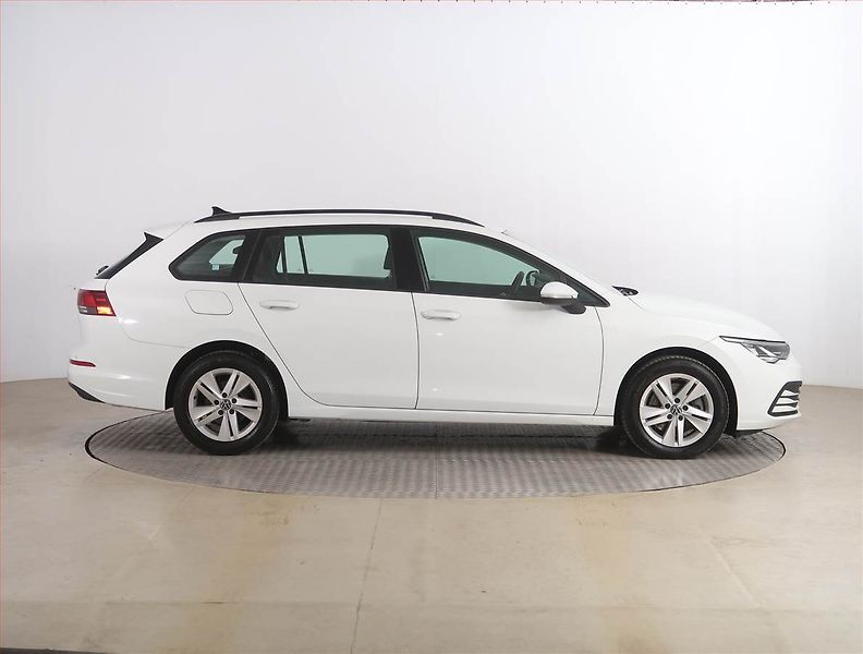 Volkswagen Golf (2021) Life 2.0 TDI, Serv.kniha - fotka 6 z 18