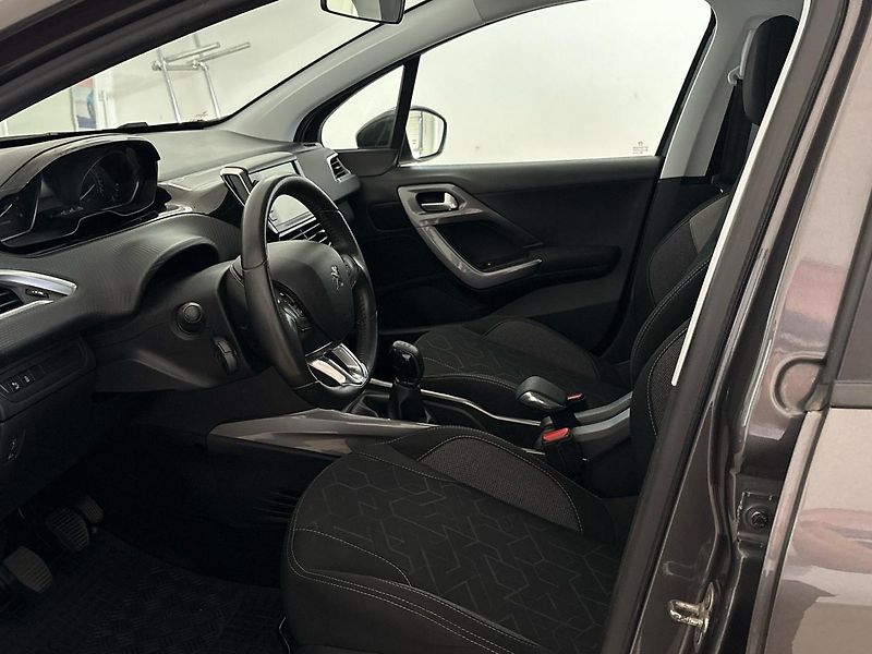 Peugeot 2008 (2017) GT-Line 1.6 BlueHDi 100K MAN5 - fotka 6 z 33