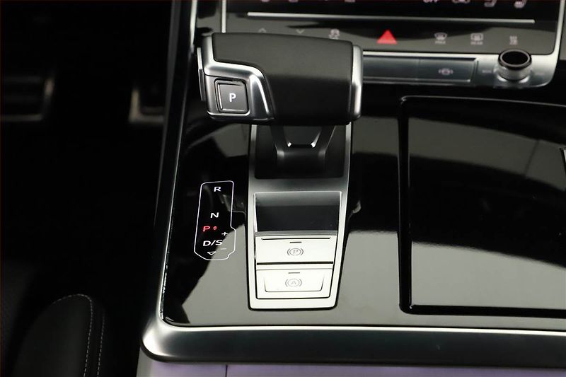 Audi Q8 (2023) 50 TDI, Vzduch, Nez.top - fotka 10 z 25