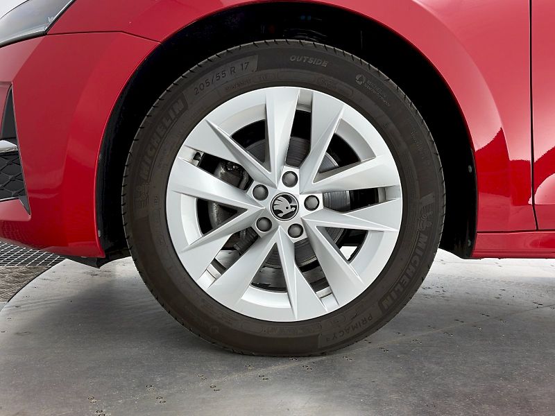 Škoda Octavia (2025) DSG 1.5TSI 110kW Top Selection - fotka 30 z 30