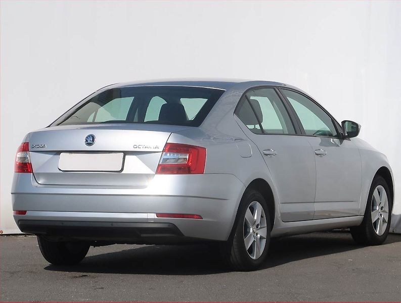 Škoda Octavia (2018) Ambition Plus 1.4 TSI - fotka 5 z 21