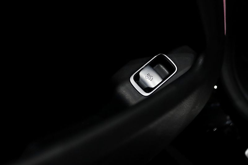 Mercedes-Benz EQS 450 4Matic AMG Line - fotka 34 z 36