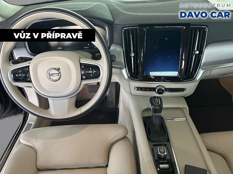 Volvo V90 2,0 D4 140kW Drive-E Momentum - fotka 3 z 29