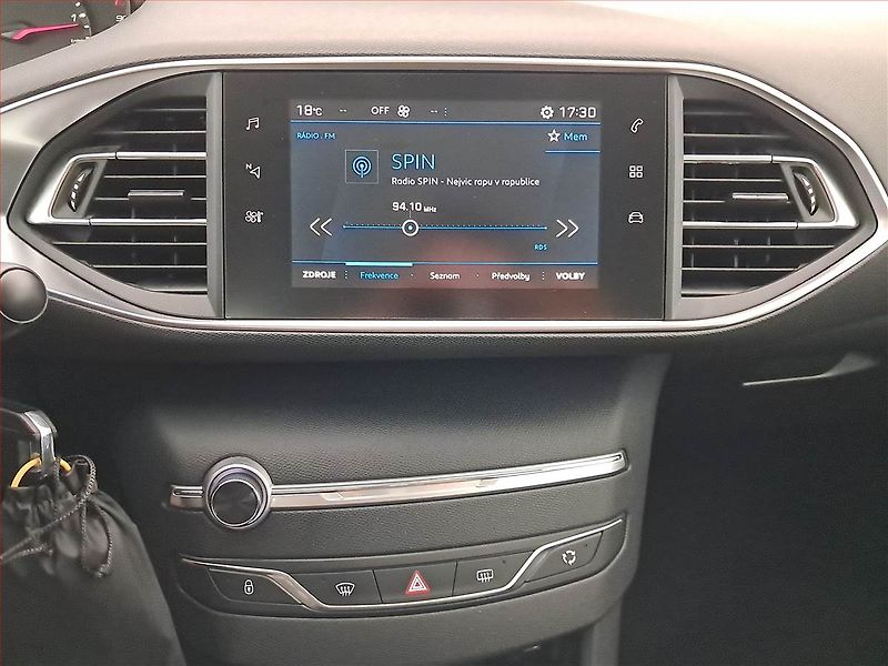 Peugeot 308 (2019) 1.5 BlueHDi, ČR,1.maj - fotka 12 z 16