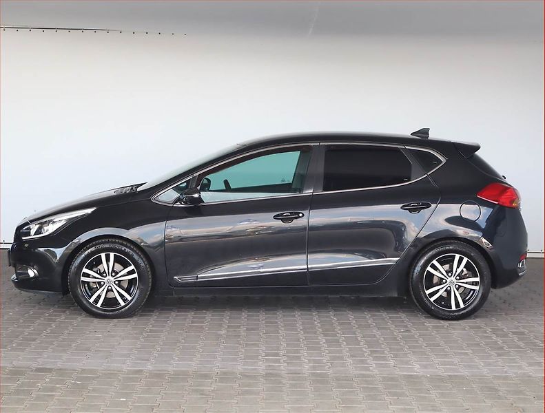 Kia Ceed (2012) Gold 1.6 GDI, Serv.kniha, Navi - fotka 3 z 19
