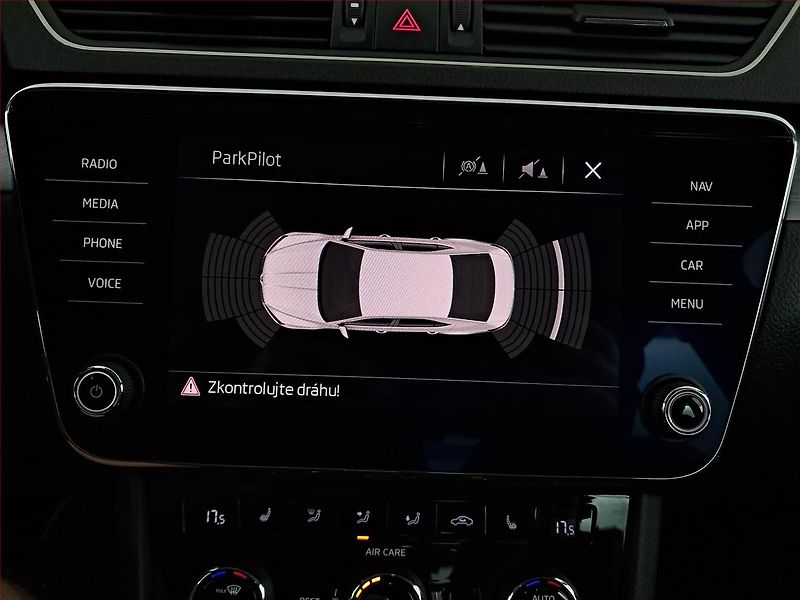 Škoda Superb (2017) Style 2.0 TDI, Automat - fotka 18 z 19