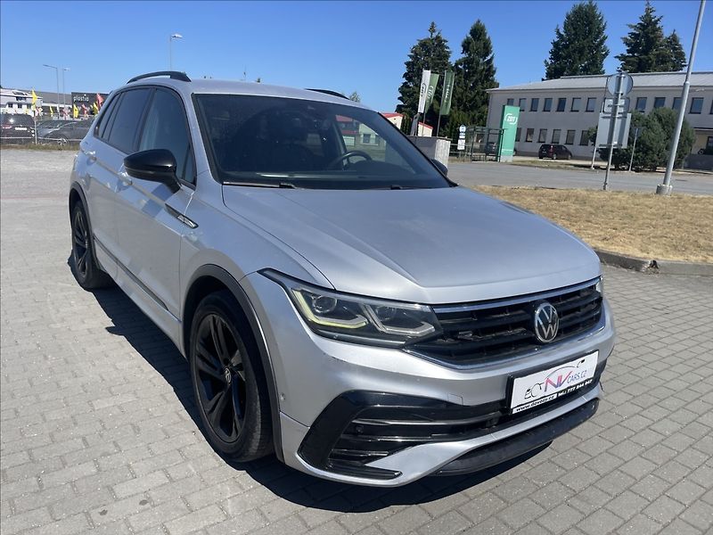 Volkswagen Tiguan 2,0 TDi 110kw DSG R-Line LED R - fotka 40 z 40