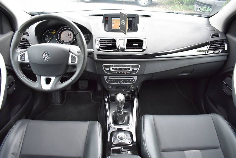 Renault Mégane 1,9 DCi BOSE,96KW,NAVI,PĚKNÝ - fotka 9 z 19