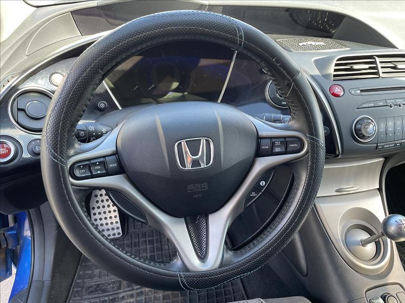 Honda Civic 2,2 CTDi*103kW*+ Al kola 17 l - fotka 17 z 35